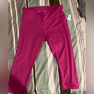 Woman’s Old Navy crop and high waisted workout pants XL NWT!